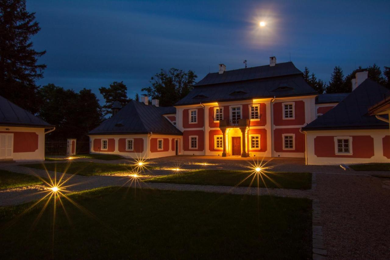 Lovecky Zamek Karlstejn
